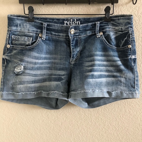 Reign Pants - SOLD 3/$15🦉 Reign Denim Cut-off Shorts s13